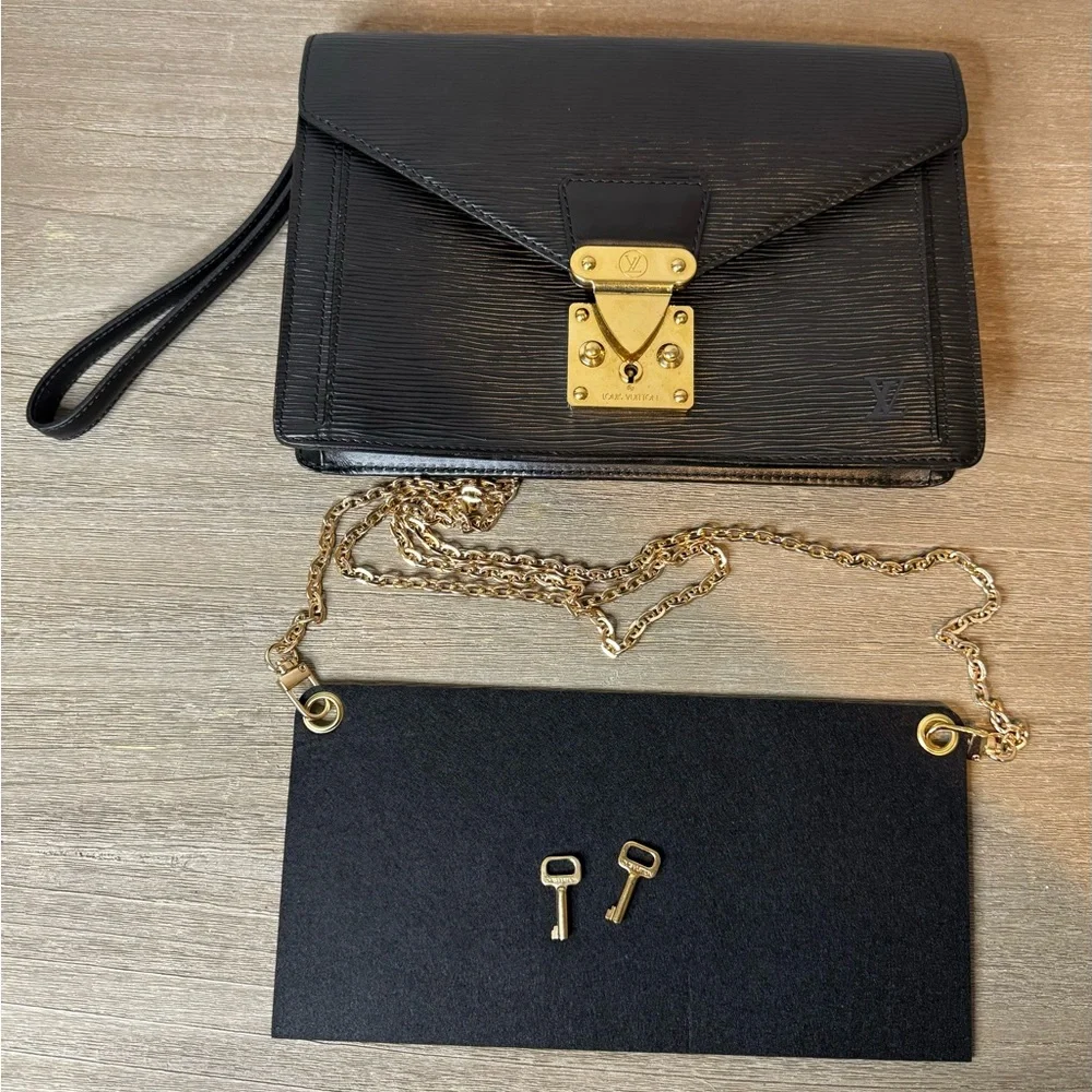 SOLD Vintage Louis Vuitton Clutch | Good Vintage Condition - Picture 1 of 16